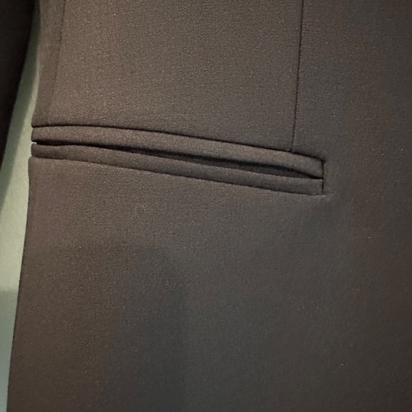 NWOT Theory Nichelle Tailor Black Blazer Size 2. Pristine. - Picture 6 of 9